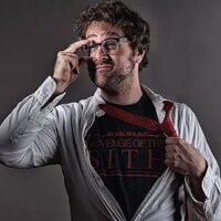 Max Evry luciendo la negra